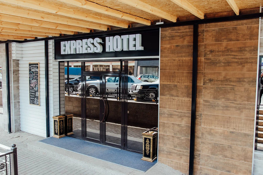express city hotel 2 Вход в отель Express City Hotel